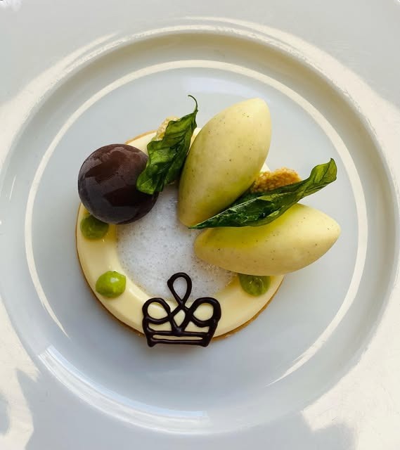 Details van een gelatodessert met Giulian’s kroontje
